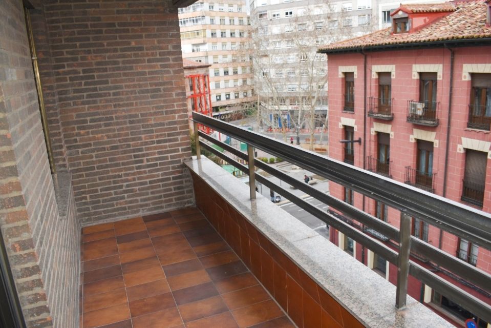 Balcony of Flat for sale in Valladolid Capital  with Parquet flooring, Terrace and Storage room