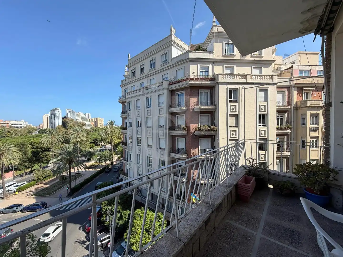Außenansicht von Wohnung zum Verkauf in Valencia mit Klimaanlage, Terrasse und Abstellraum