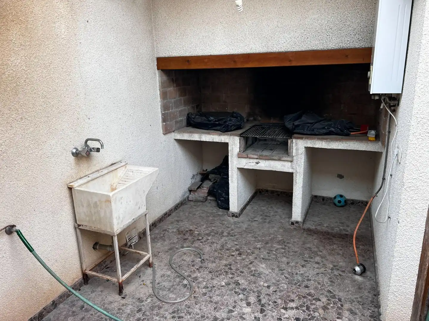 Cuina de Casa o xalet en venda en Elche / Elx amb Jardí privat, Terrassa i Traster
