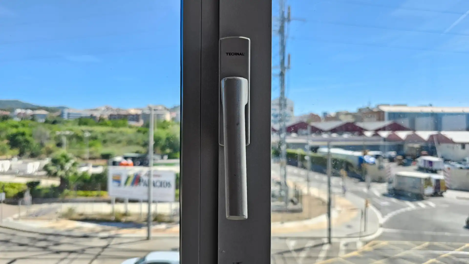 Büro zur Miete in Sant Joan Despí mit Klimaanlage und Alarm