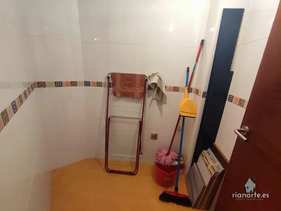 Bathroom of Flat for sale in Langreo  with Heating, Terrace and Storage room