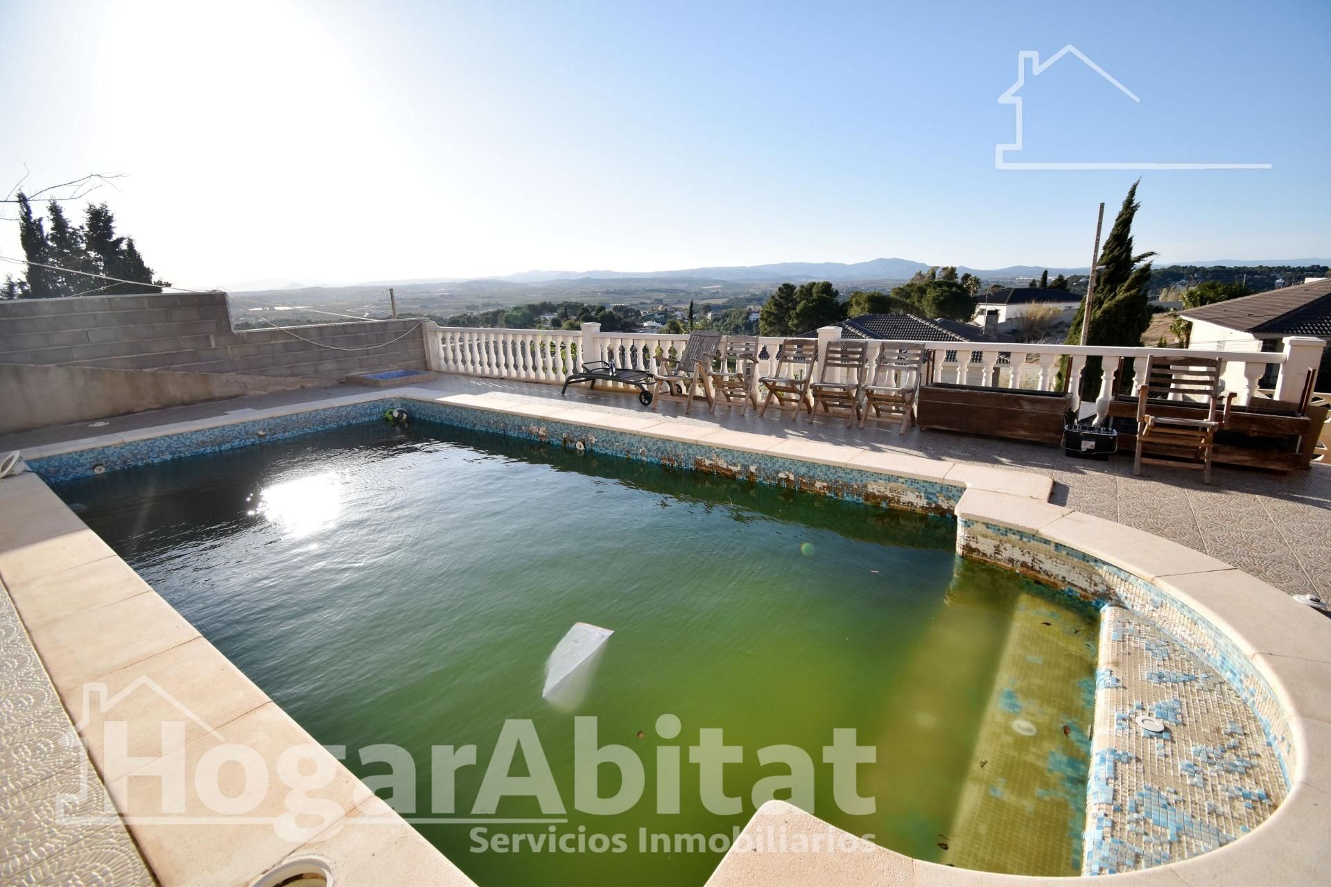 Piscina de Casa o xalet en venda en Torrent amb Aire condicionat, Jardí privat i Terrassa