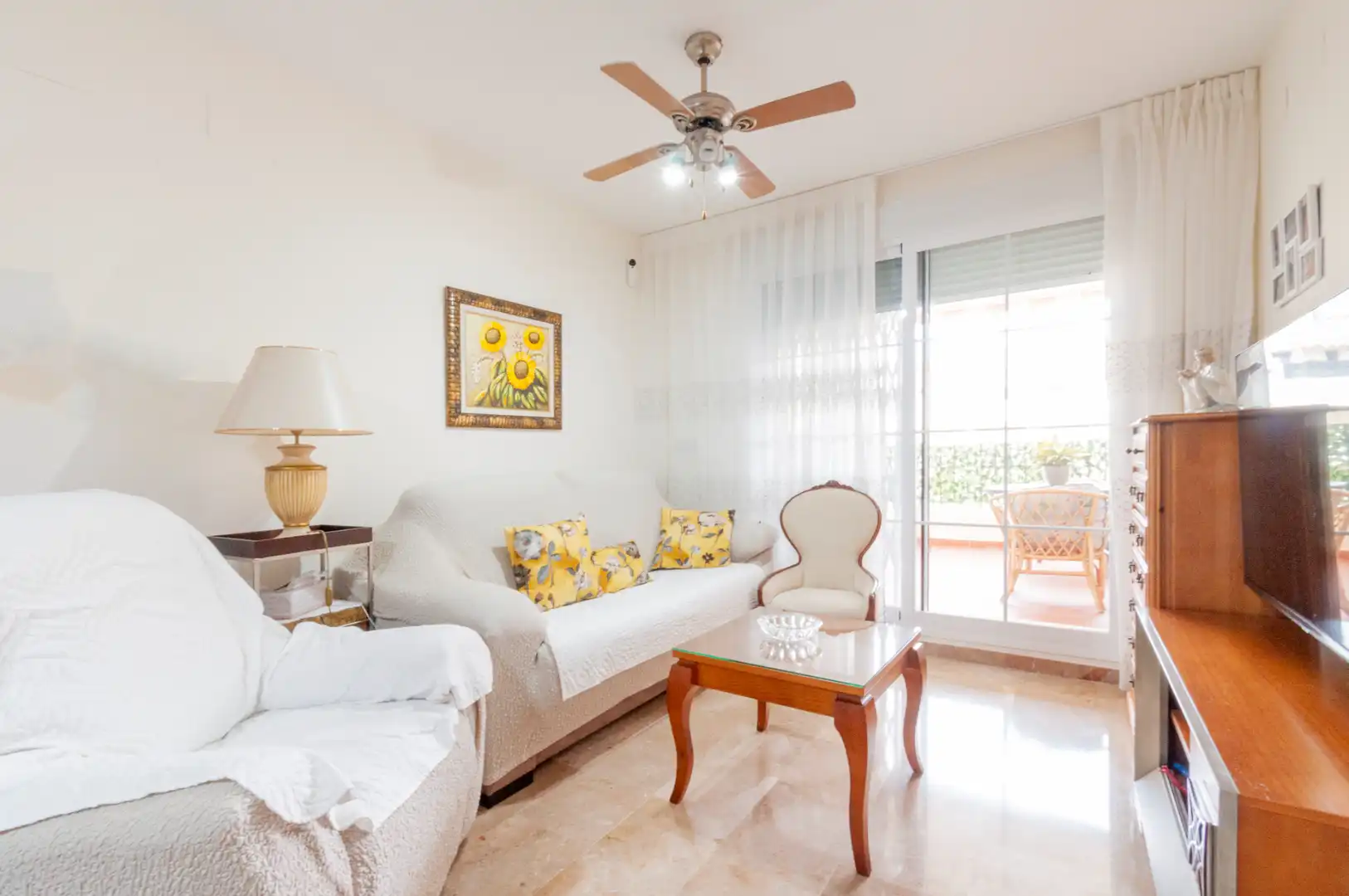 Living room of Flat for sale in Roquetas de Mar  with Furnished, Oven and Washing machine