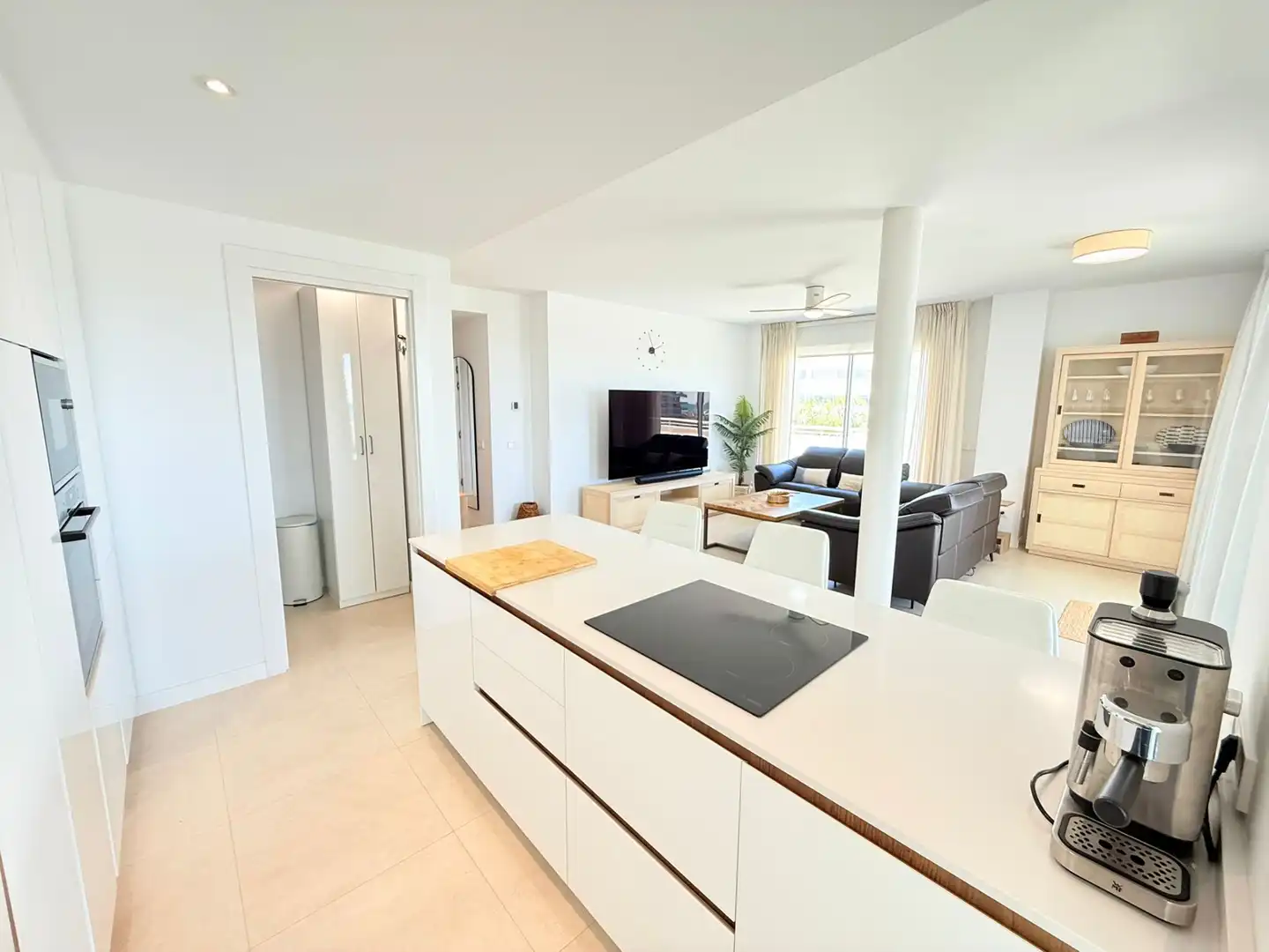 Sala de estar de Ático en venta en Vélez-Málaga con Aire acondicionado, Trastero y Piscina