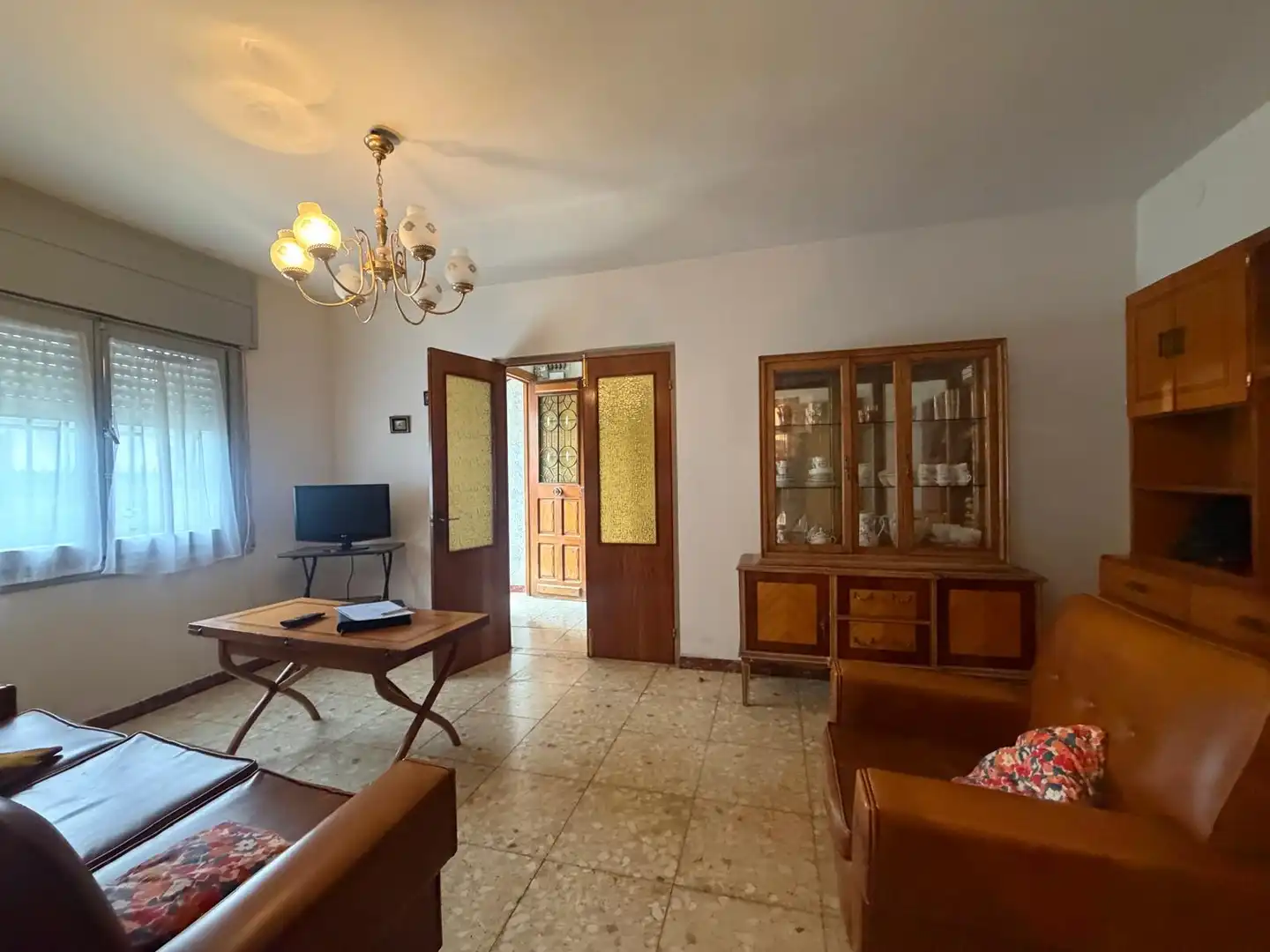 Sala d'estar de Finca rústica en venda en Megeces amb Terrassa, Traster i Moblat