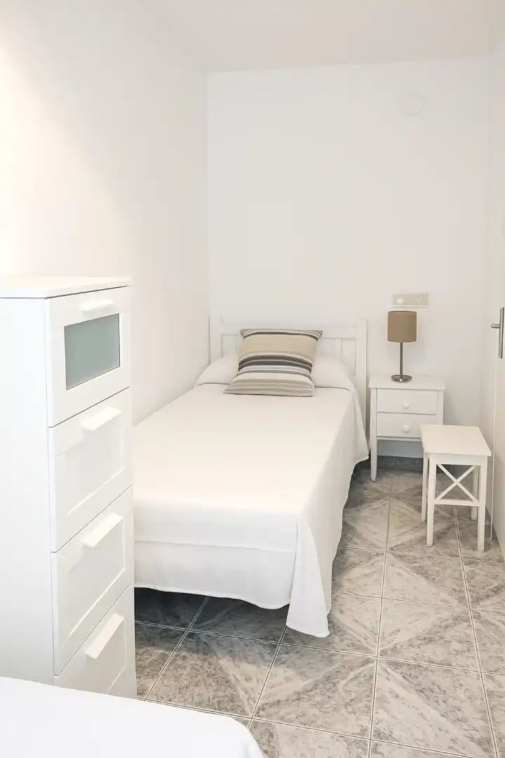 Apartamento con ascensor en alquiler en Avinguda del Papa Luna 10, imagen 13