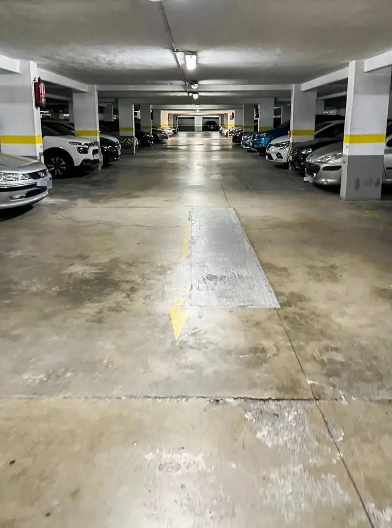 Parkplatz von Garage zum Verkauf in Valencia