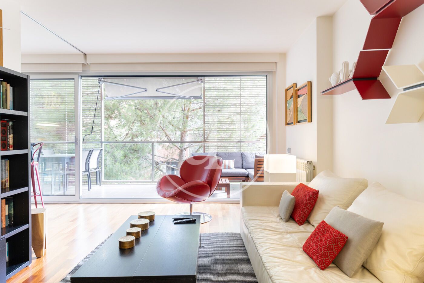 Living room of Flat for sale in Sant Cugat del Vallès  with Air Conditioner, Heating and Terrace