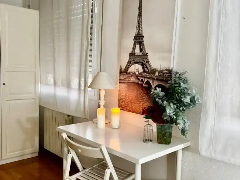 Sala de estar de Casa o chalet para compartir en Zaragoza con Aire acondicionado, Jardín privado y Parquet
