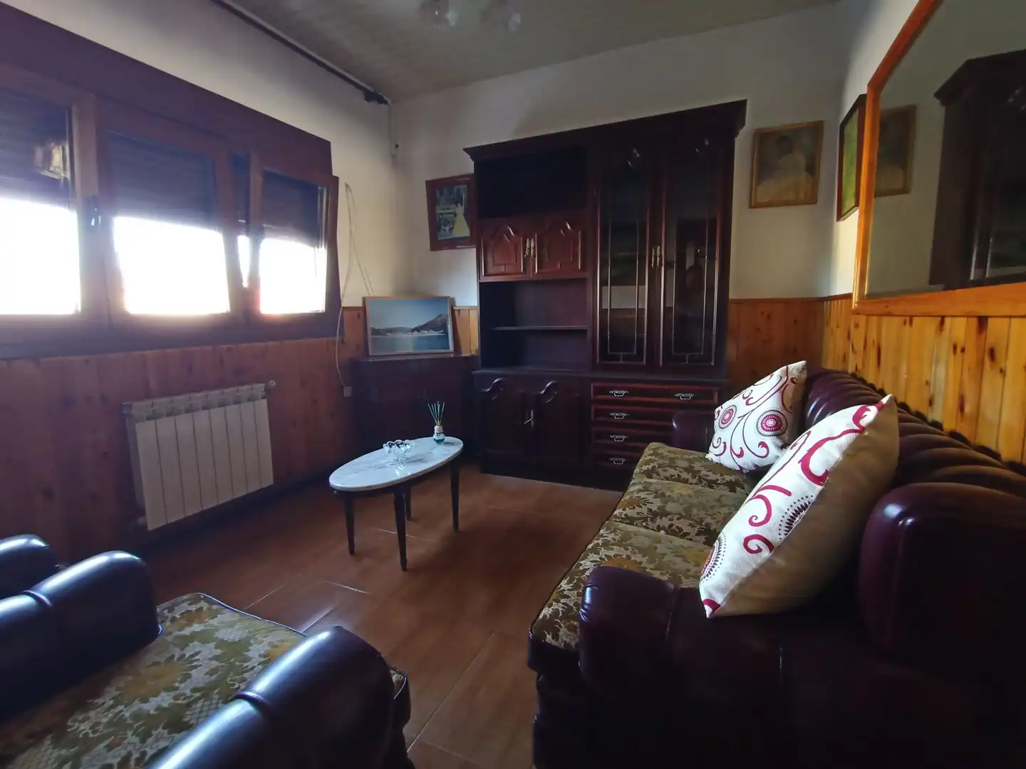 Sala de estar de Casa o chalet en venta en Carnota con Calefacción, Parquet y Amueblado