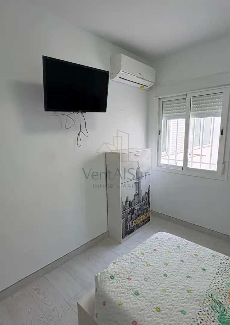 Bedroom of Flat for sale in Sanlúcar de Barrameda  with Air Conditioner, Terrace and Furnished