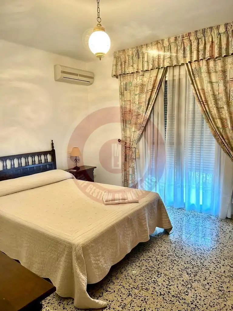 Dormitori de Casa adosada en venda en Vélez-Málaga amb Aire condicionat, Terrassa i Moblat
