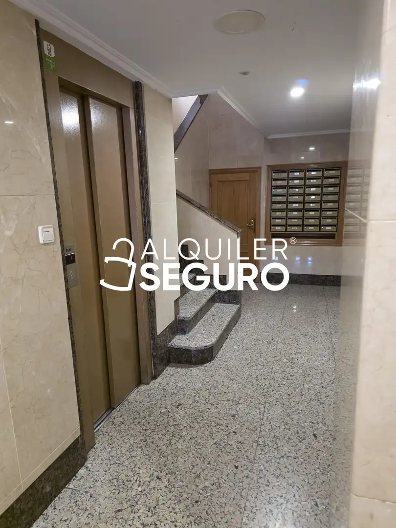 Piso de alquiler en Burgos con Calefacción, Terraza y Amueblado