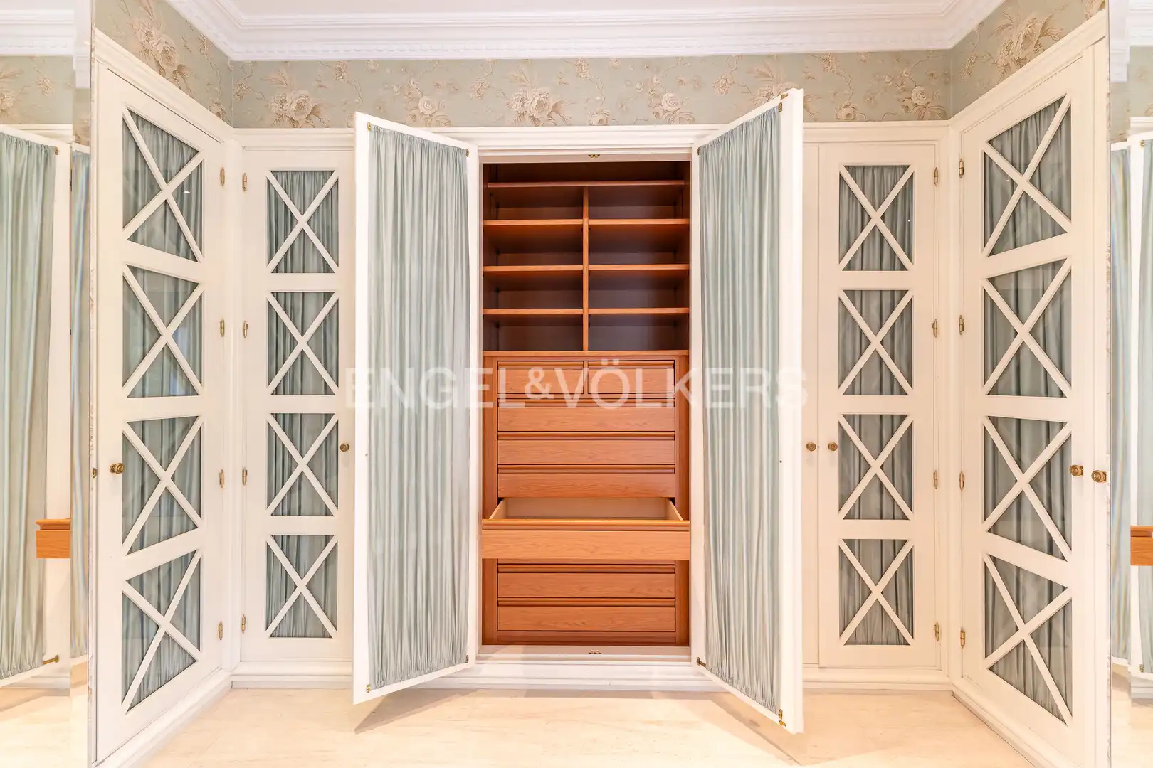Habitación de Casa o chalet en venta en Madrid con Aire acondicionado, Calefacción y Jardín privado