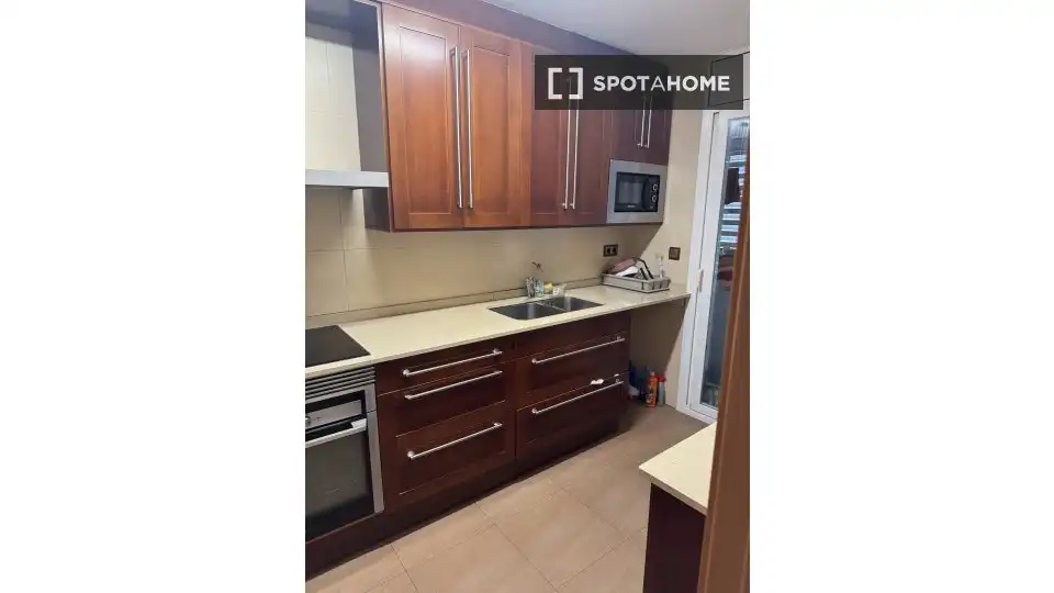 Kitchen of Flat for share in Cerdanyola del Vallès  with Air Conditioner, Heating and Furnished