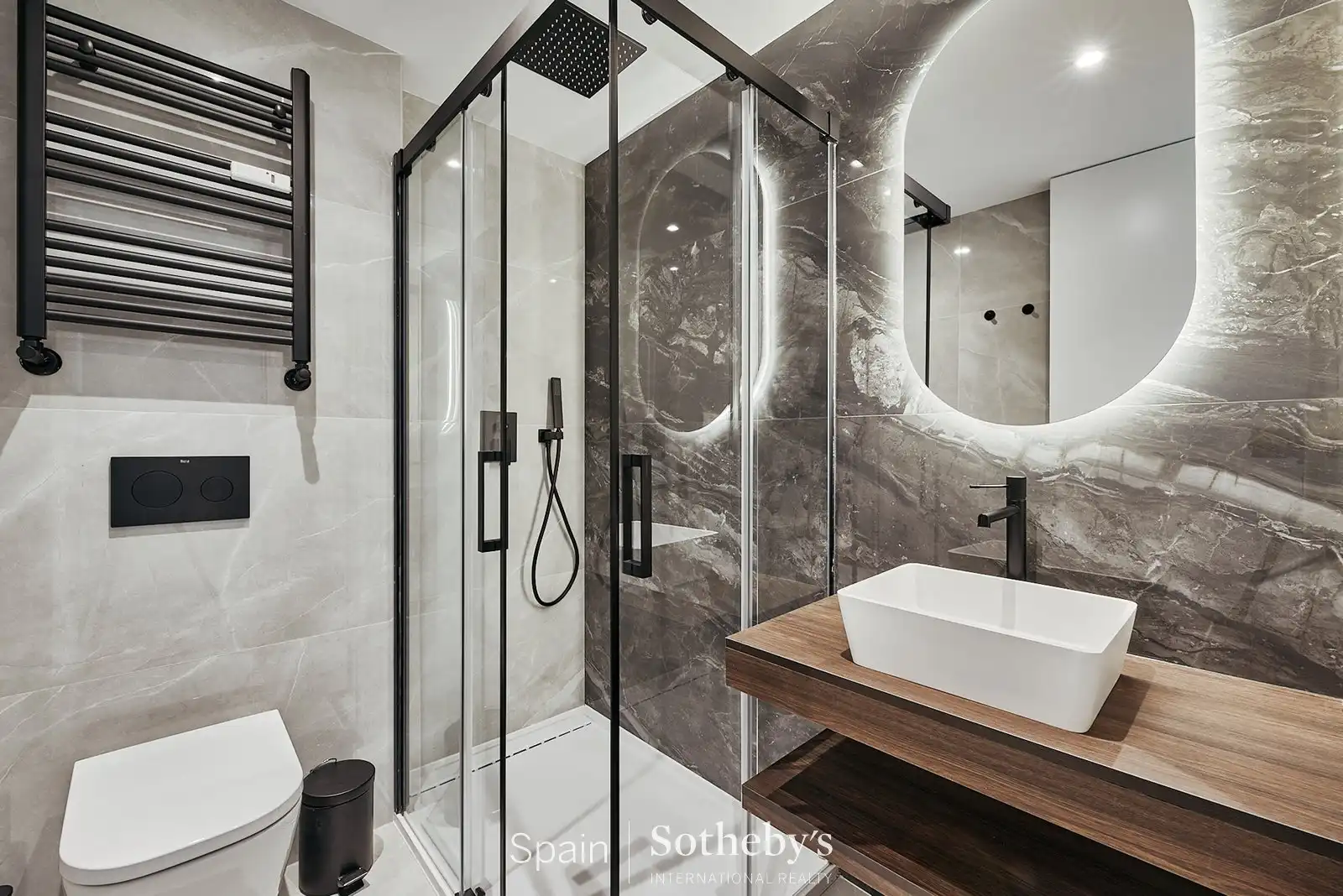 Bany de Apartament en venda en Madrid amb Aire condicionat, Calefacció i Terrassa