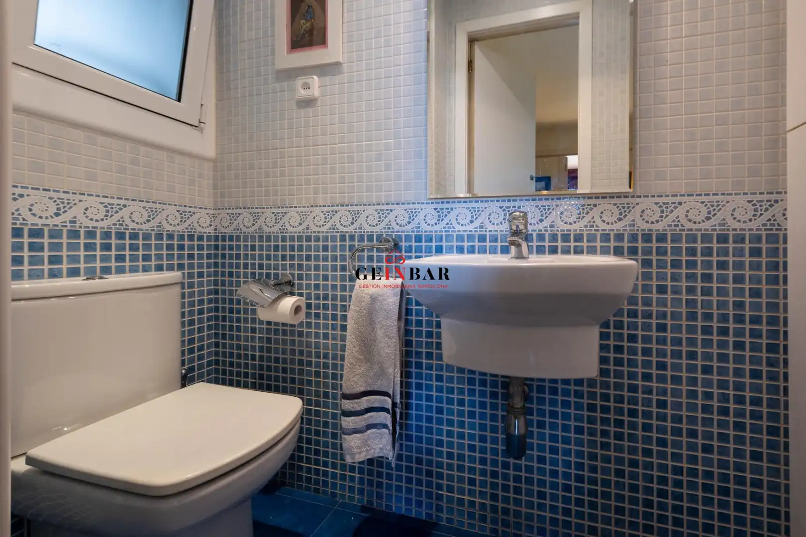 Badezimmer von Wohnung zum Verkauf in Barcelona mit Klimaanlage, Heizung und Privatgarten