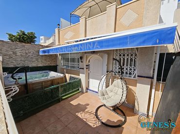 Casa a schiera con balcone in vendita a Avenida Laguna Azul 7