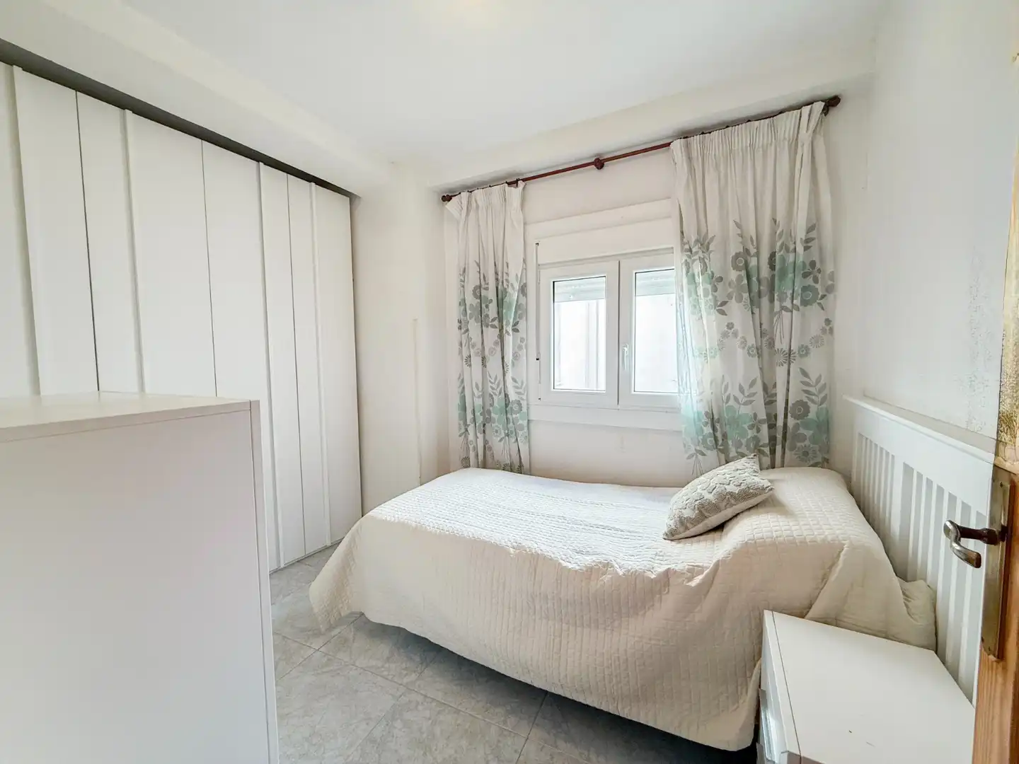 Habitación de Apartamento en venta en Águilas con Amueblado y Balcón