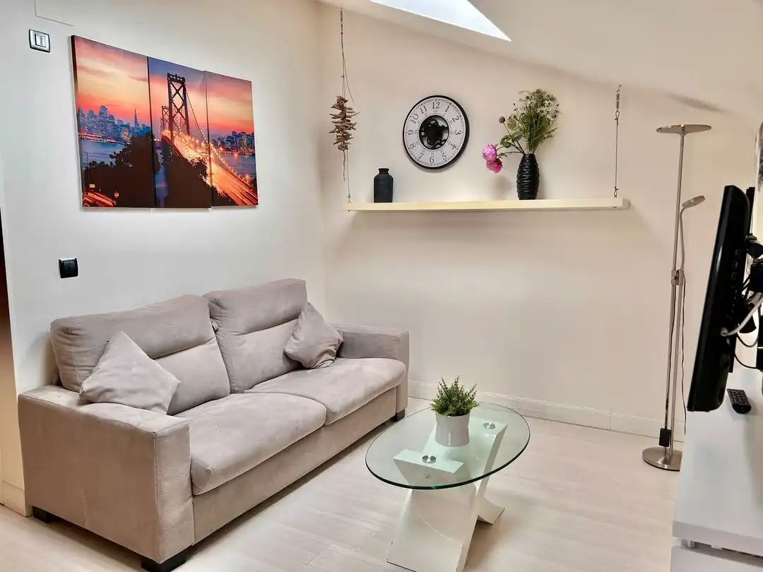 Wohnung mit Aufzug zur Miete in Calle Fuencarral, imagen 2