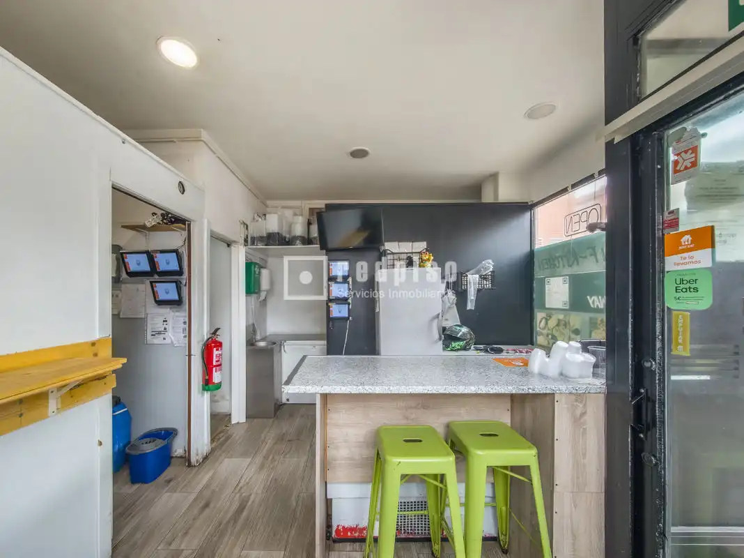 Cocina de Local en venta en  Madrid Capital