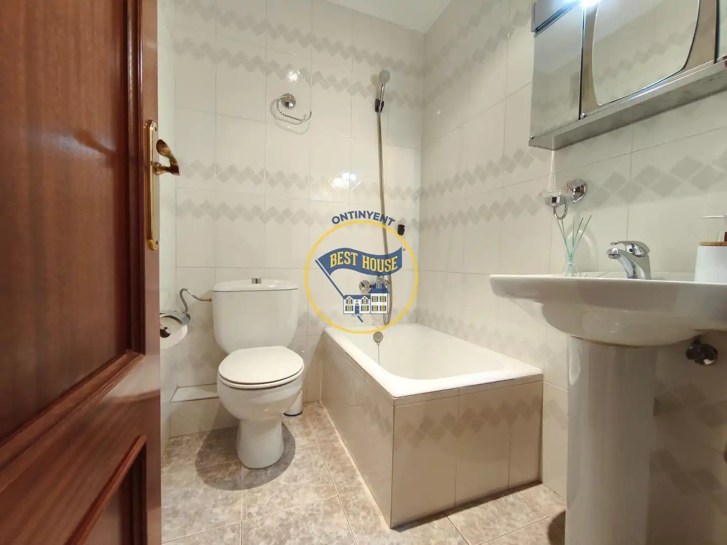 Bathroom of Flat for sale in Ontinyent