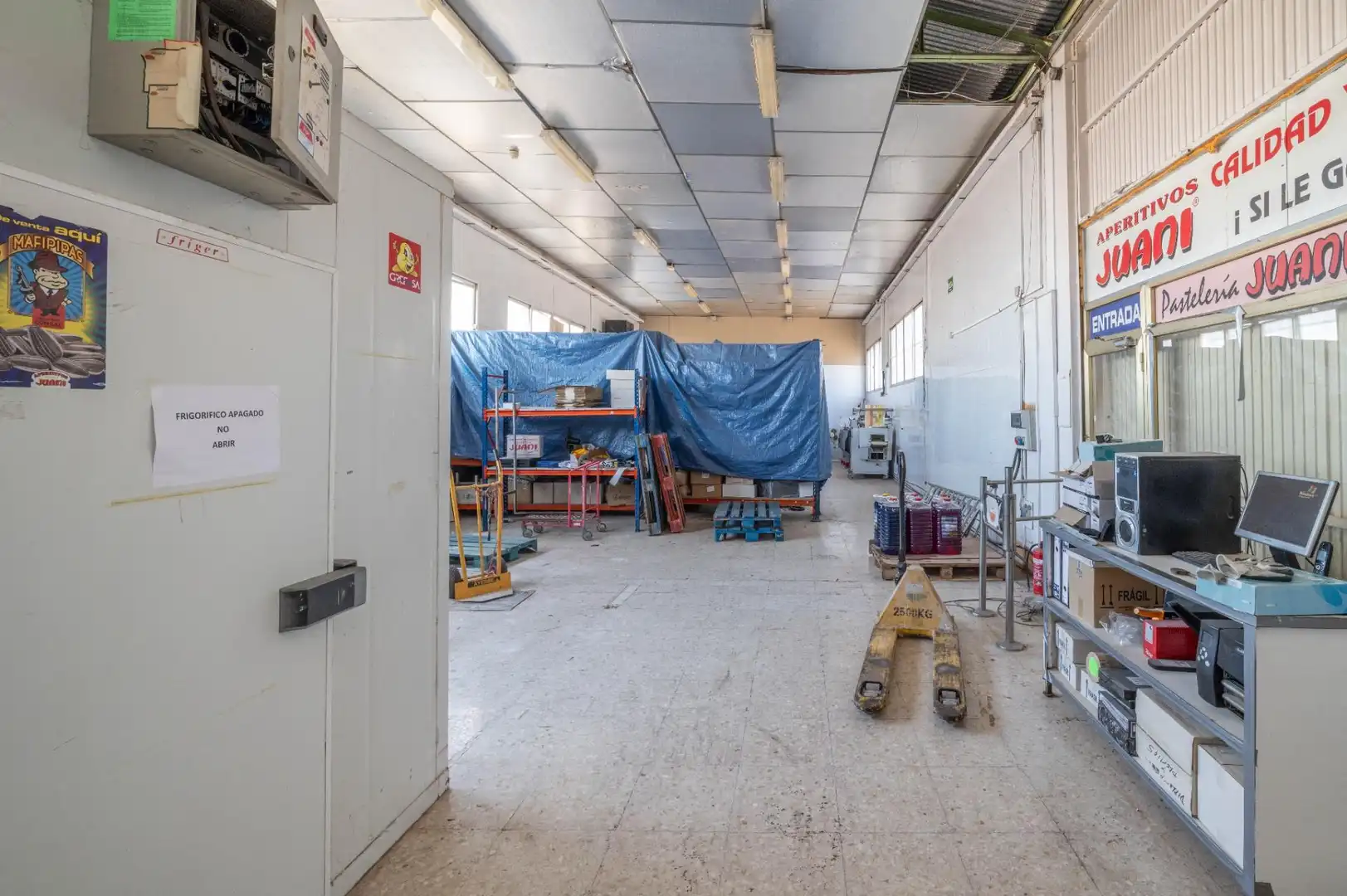 Fabrikhallen zum Verkauf in Granada