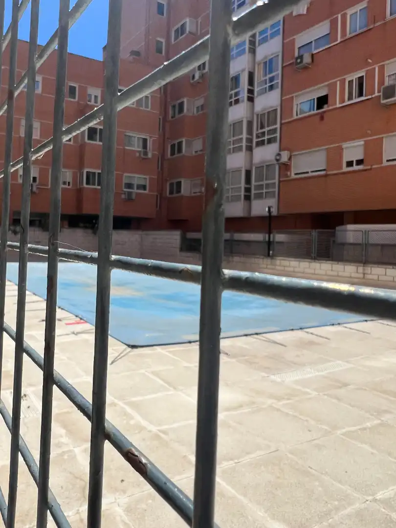 Aparcament de Pis de lloguer en Madrid amb Aire condicionat, Calefacció i Jardí privat