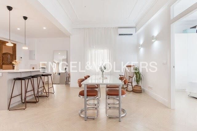 Comedor de Apartamento de alquiler en  Valencia Capital con Aire acondicionado, Calefacción y Parquet