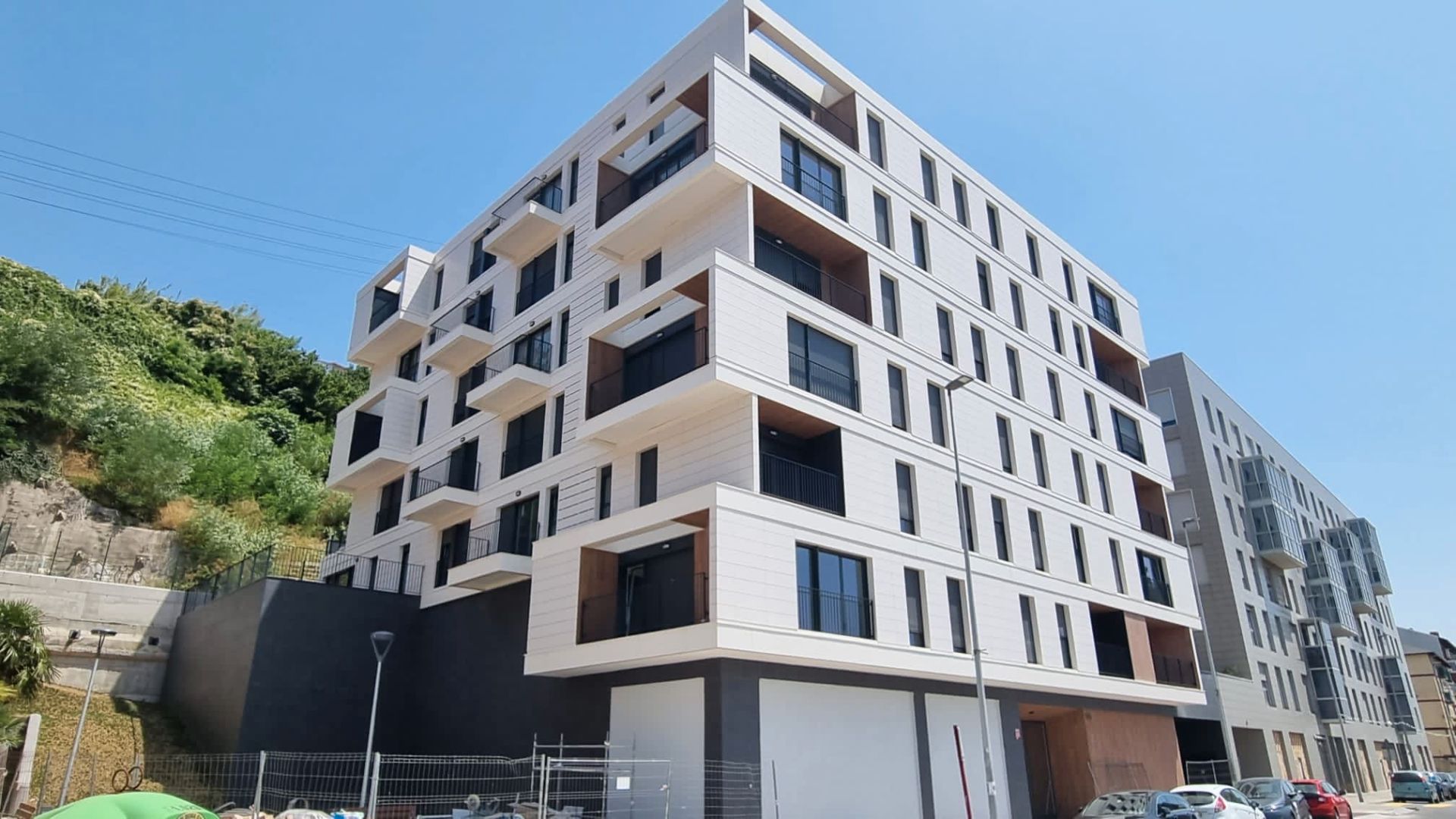 Vista exterior de Pis en venda en Leioa amb Aire condicionat, Calefacció i Jardí privat