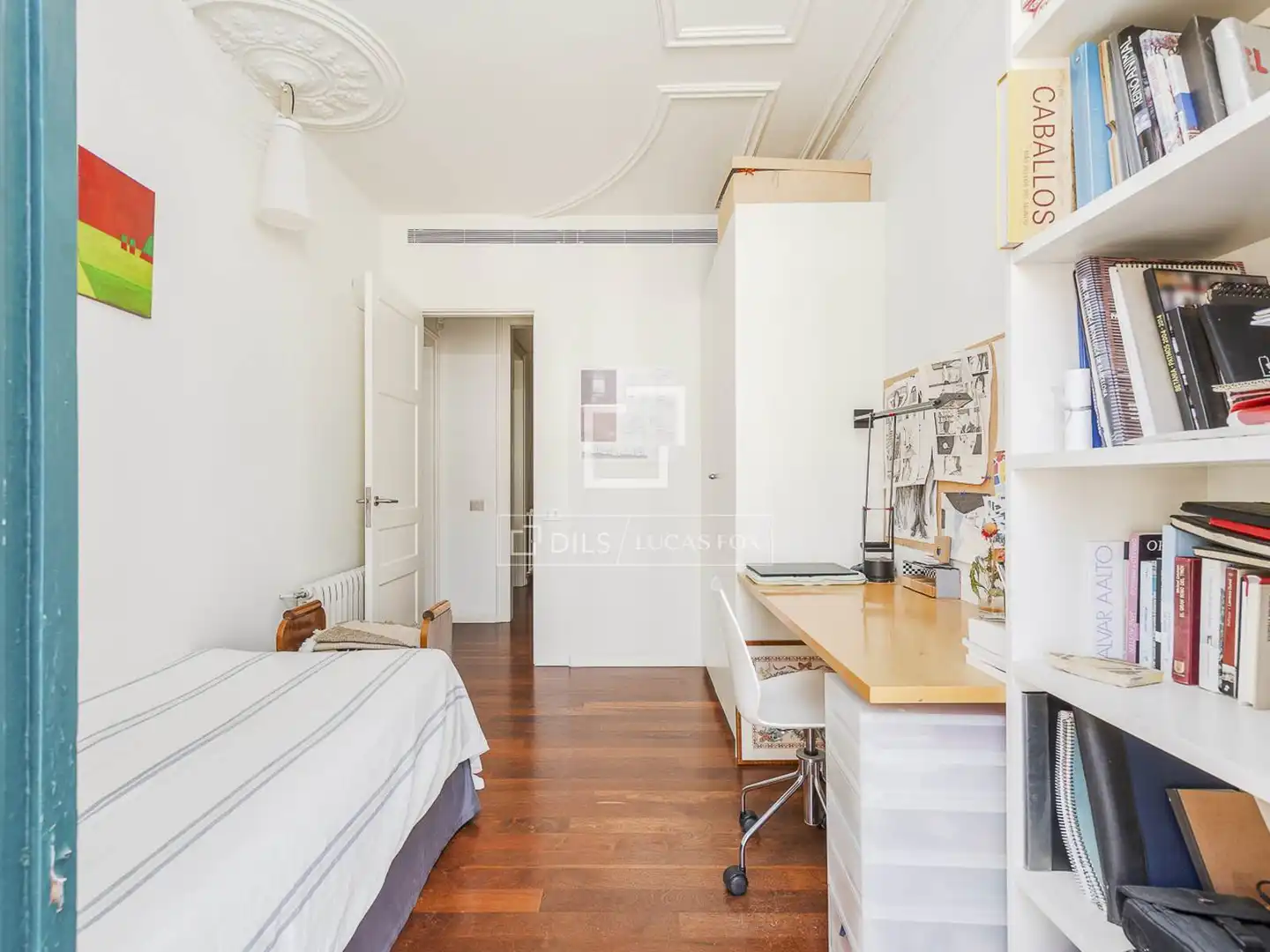 Schlafzimmer von Wohnung zum Verkauf in Barcelona mit Klimaanlage, Heizung und Terrasse