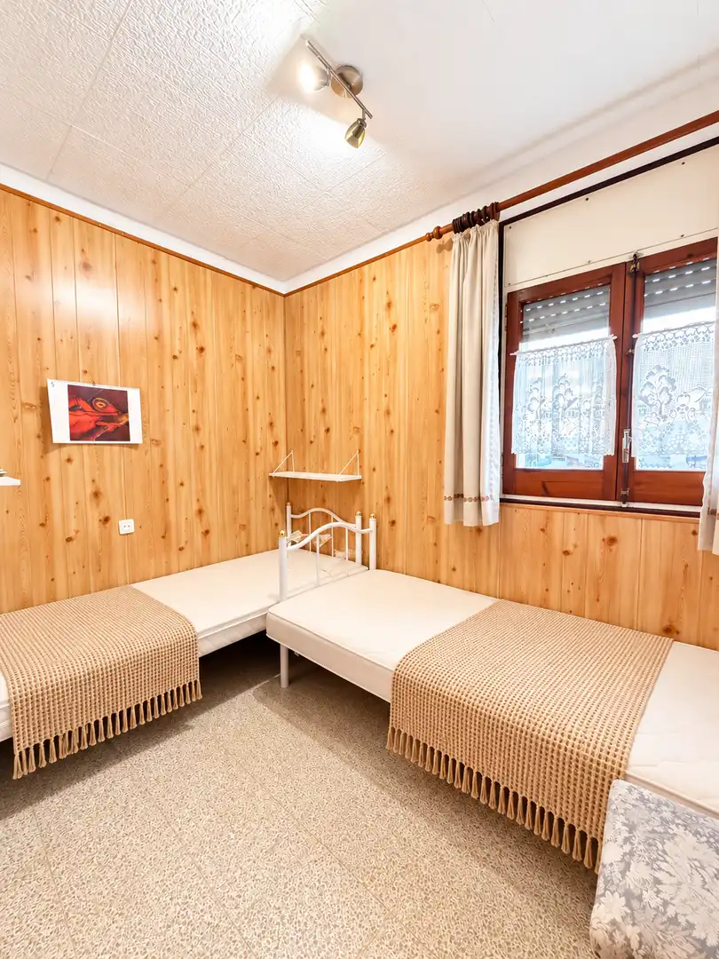 Schlafzimmer von Wohnungen zum Verkauf in Empuriabrava mit Klimaanlage, Terrasse und Möbliert