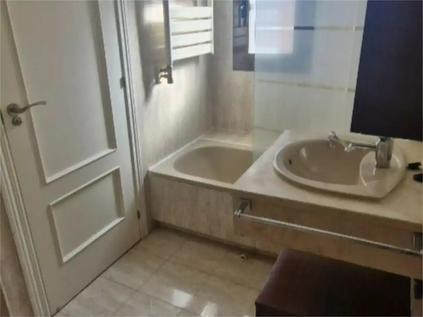 Badezimmer von Wohnung zur Miete in  Madrid Capital mit Schwimmbad