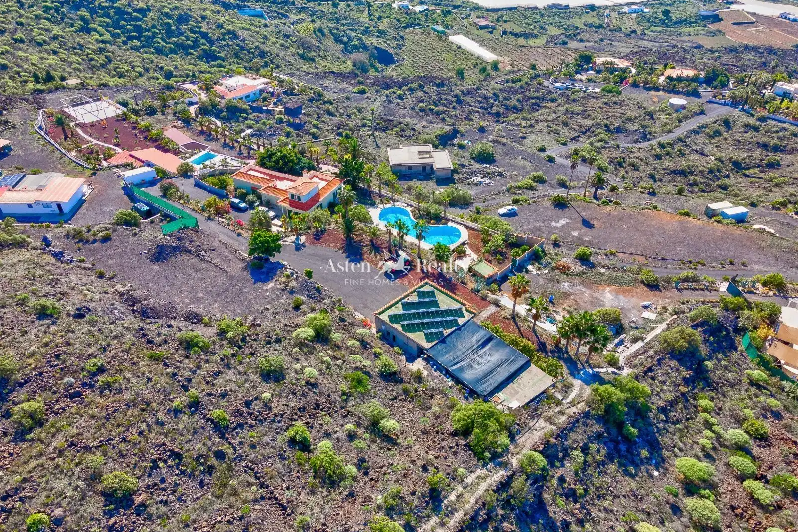 Außenansicht von Haus oder Chalet zum Verkauf in Guía de Isora mit Terrasse, Schwimmbad und Möbliert