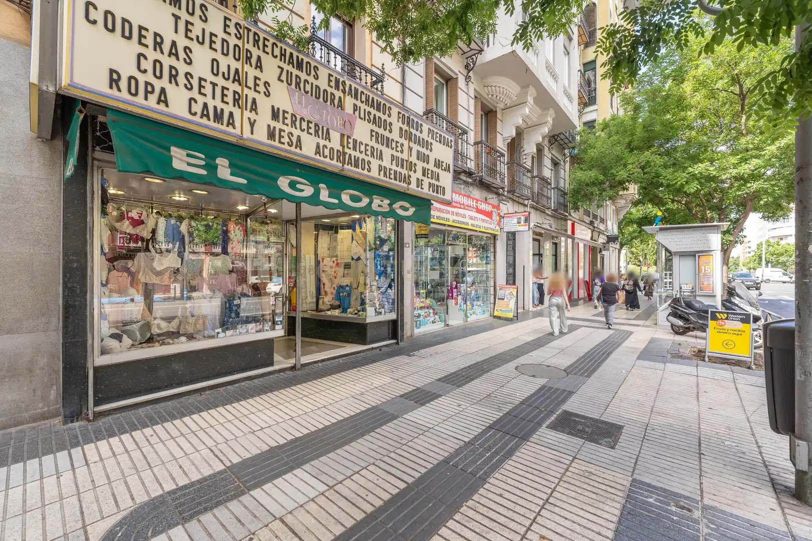 Vista exterior de Local en venta en Madrid con Aire acondicionado