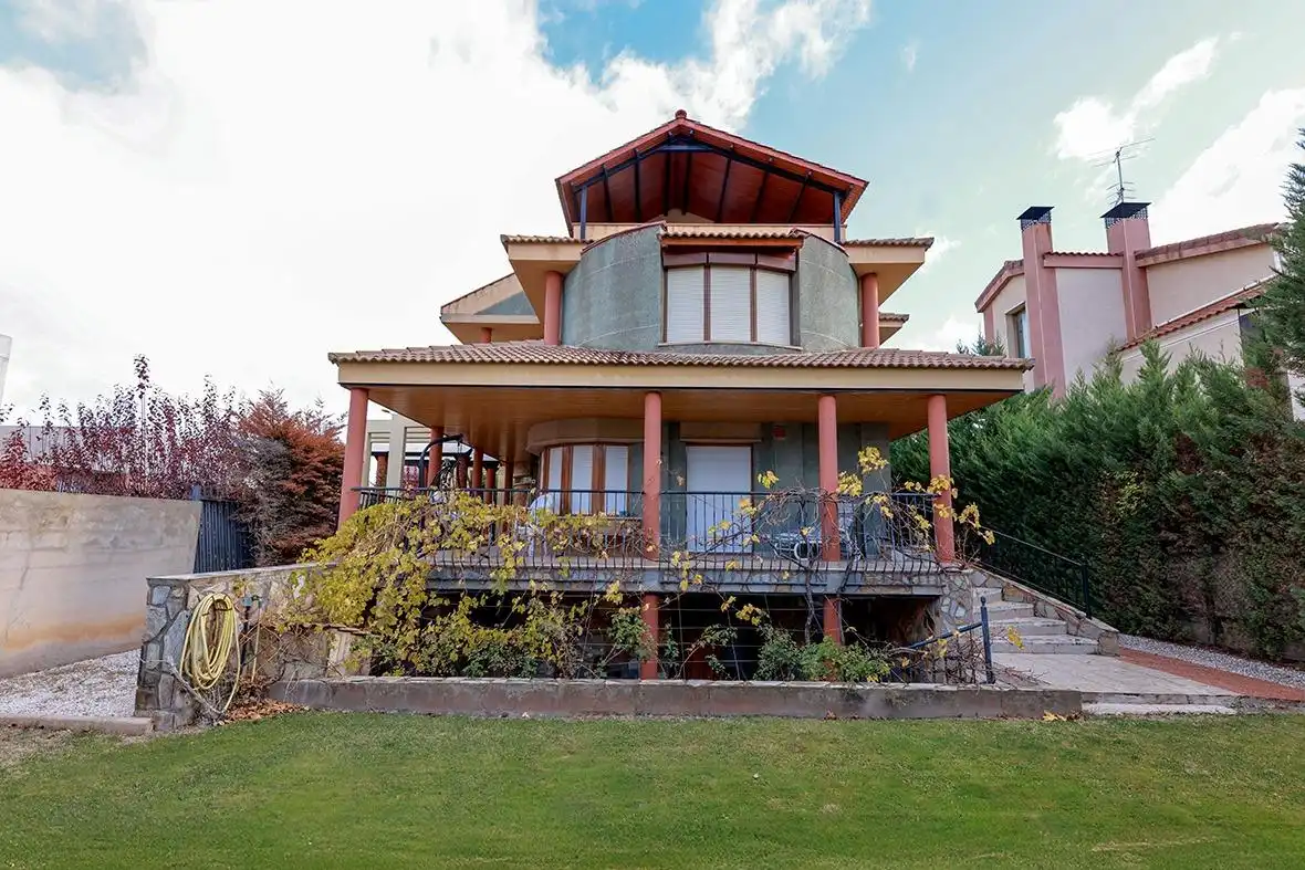 Vista exterior de Casa o xalet en venda en Calatayud amb Aire condicionat, Calefacció i Jardí privat