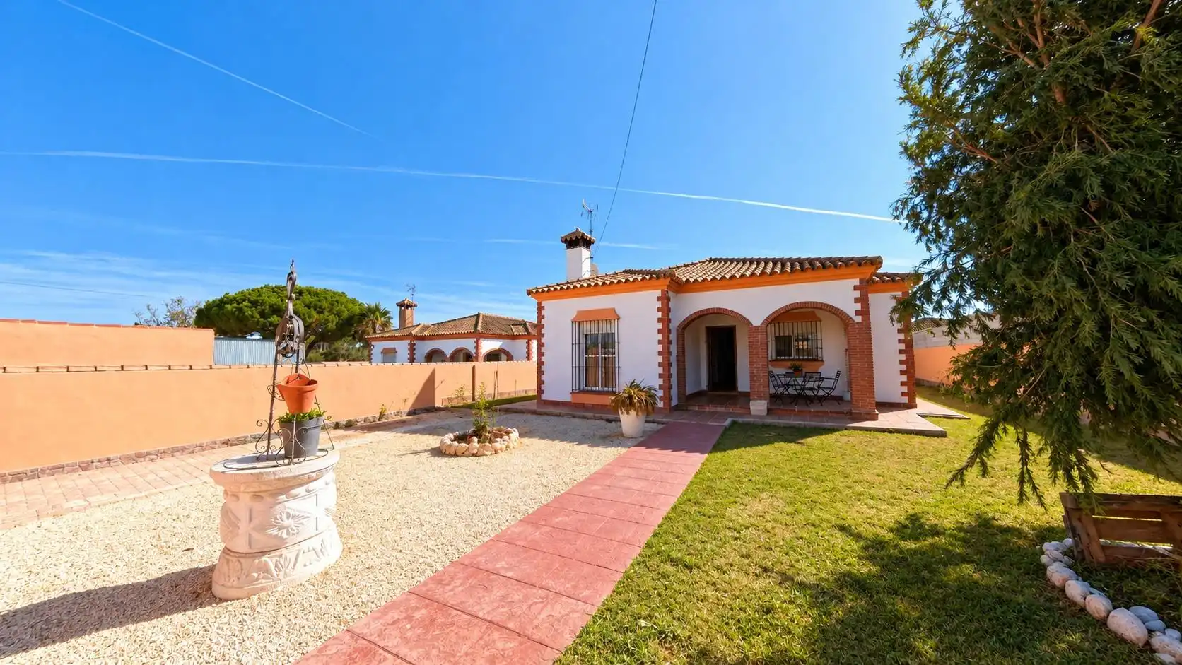 Vista exterior de Casa o chalet en venta en Chiclana de la Frontera