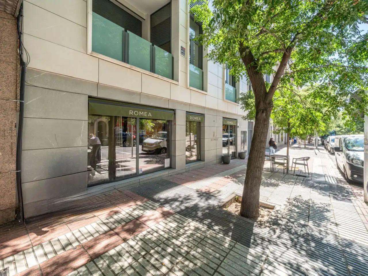 Vista exterior de Local en traspaso en Madrid con Aire acondicionado, Calefacción y Terraza