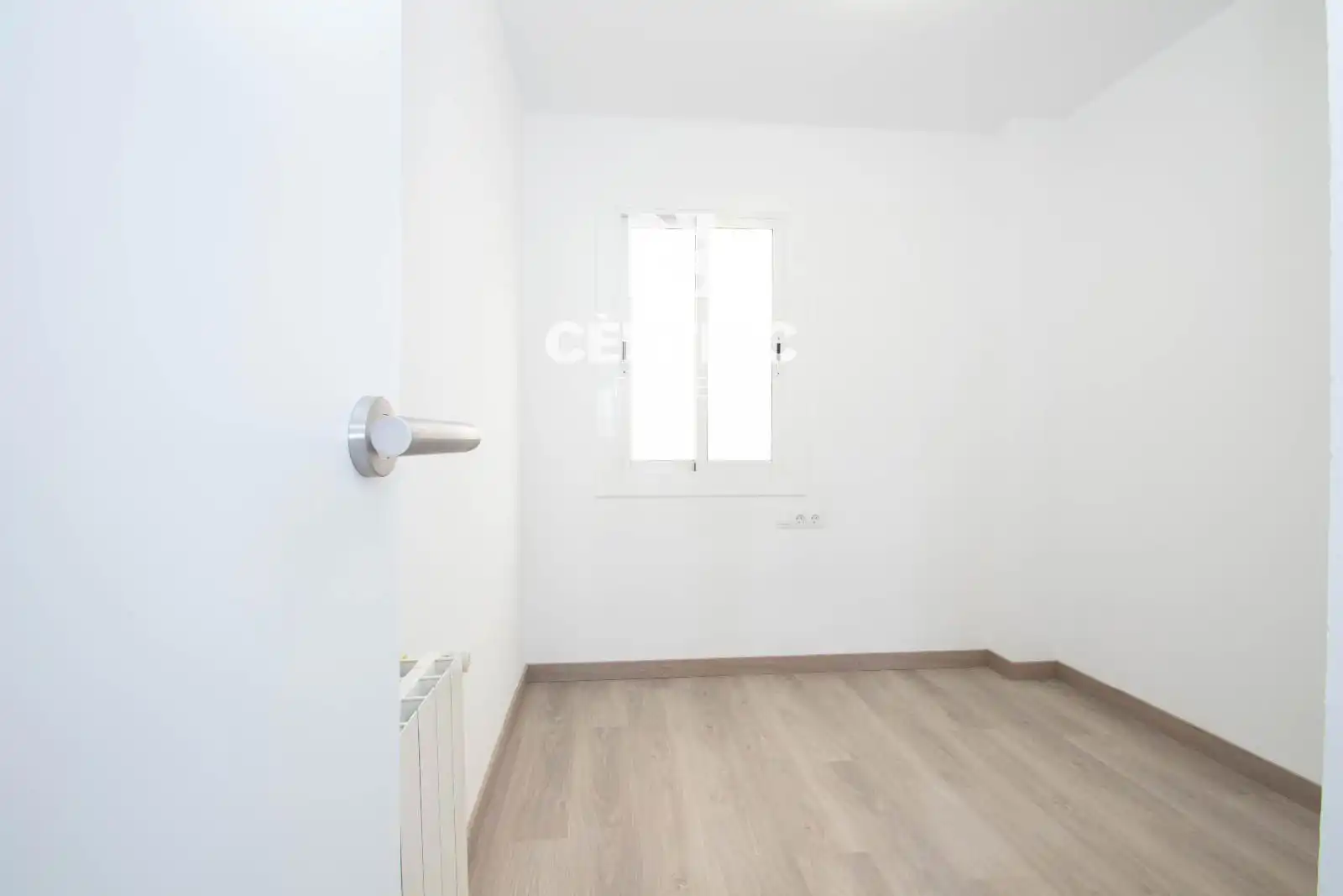 Habitación de Ático en venta en Terrassa con Calefacción y Terraza
