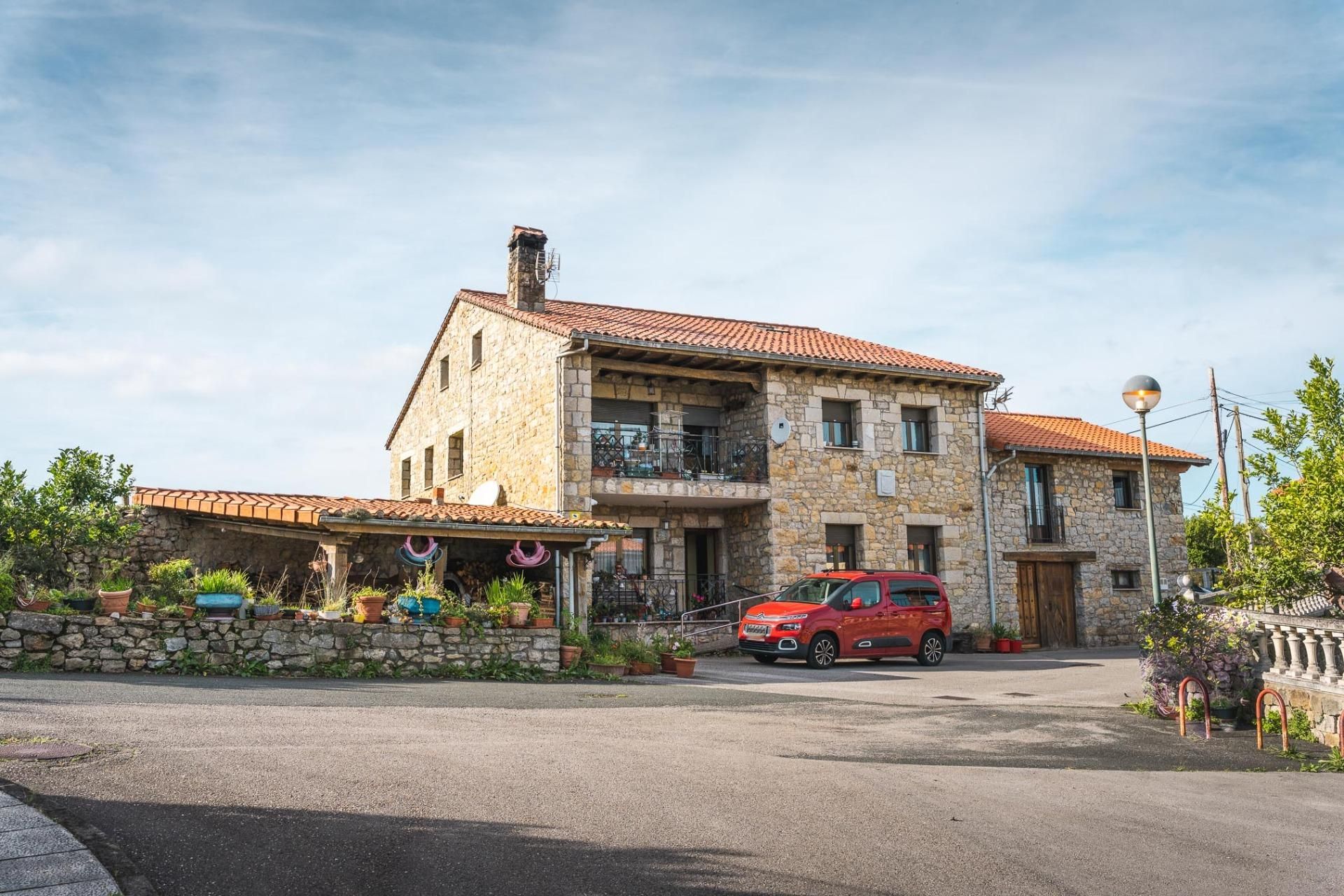 Vista exterior de Casa o xalet en venda en Suances amb Calefacció