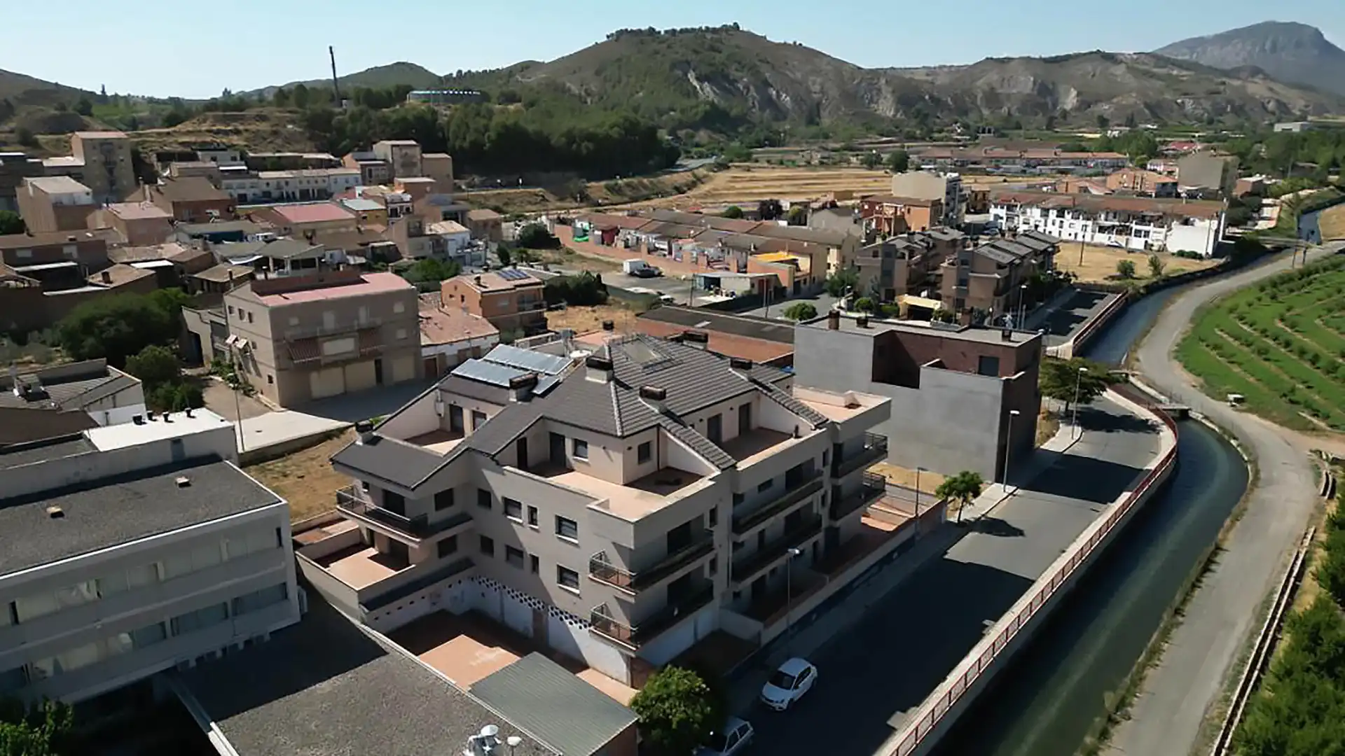 Vista exterior de Pis en venda en Alfarràs amb Calefacció, Terrassa i Traster