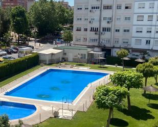 Swimming pool of Flat for sale in Móstoles  with Heating, Parquet flooring and Community pool