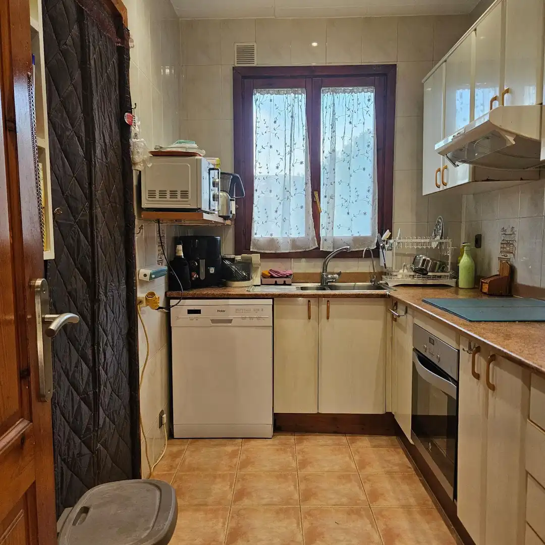 Cuina de Casa o xalet en venda en Vallirana amb Aire condicionat, Calefacció i Jardí privat