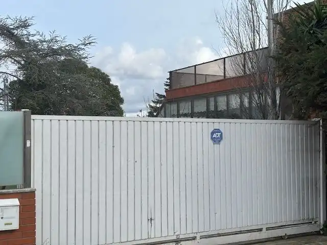Vista exterior de Casa o chalet en venta en Palau-solità i Plegamans con Jardín privado, Terraza y Piscina