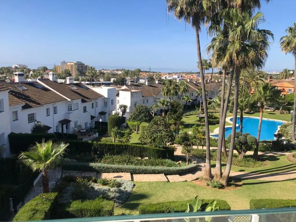 Vista exterior de Casa o chalet de alquiler en Estepona con Amueblado y Se aceptan mascotas