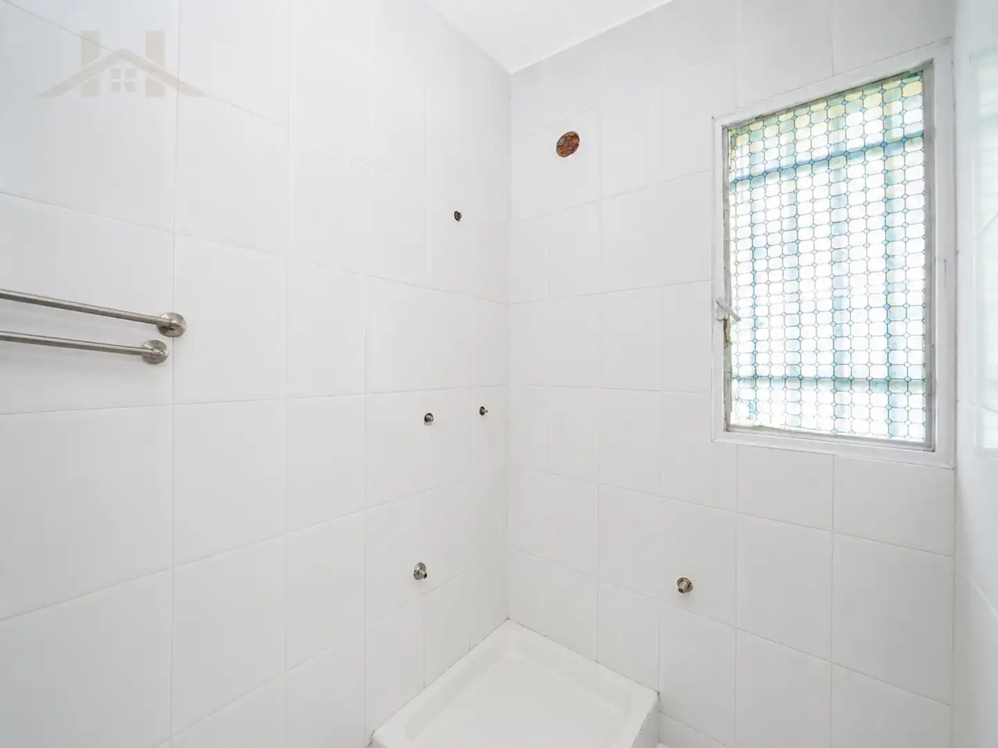 Badezimmer von Wohnung zum Verkauf in Collado Villalba mit Privatgarten und Terrasse