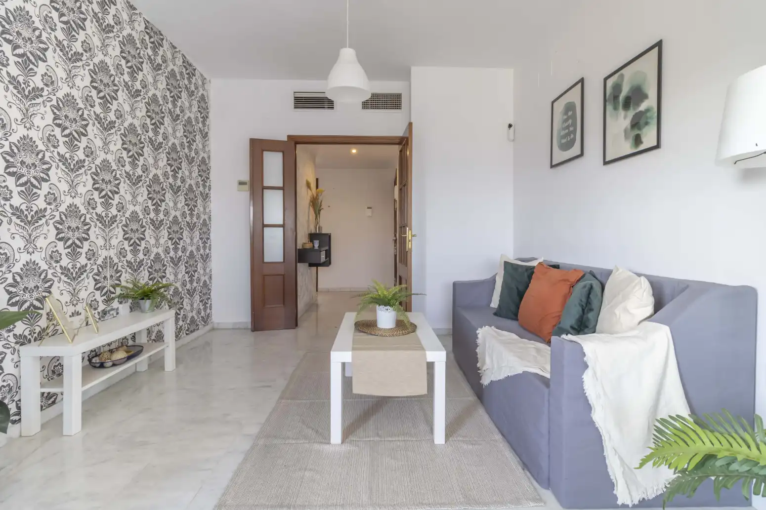 Wohnzimmer von Wohnung zum Verkauf in Mairena del Aljarafe mit Klimaanlage, Privatgarten und Terrasse