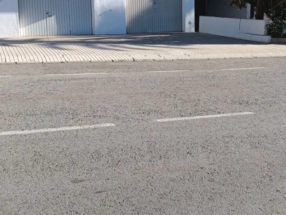 Locale commerciale in affitto a Carrtera de Callosa 62