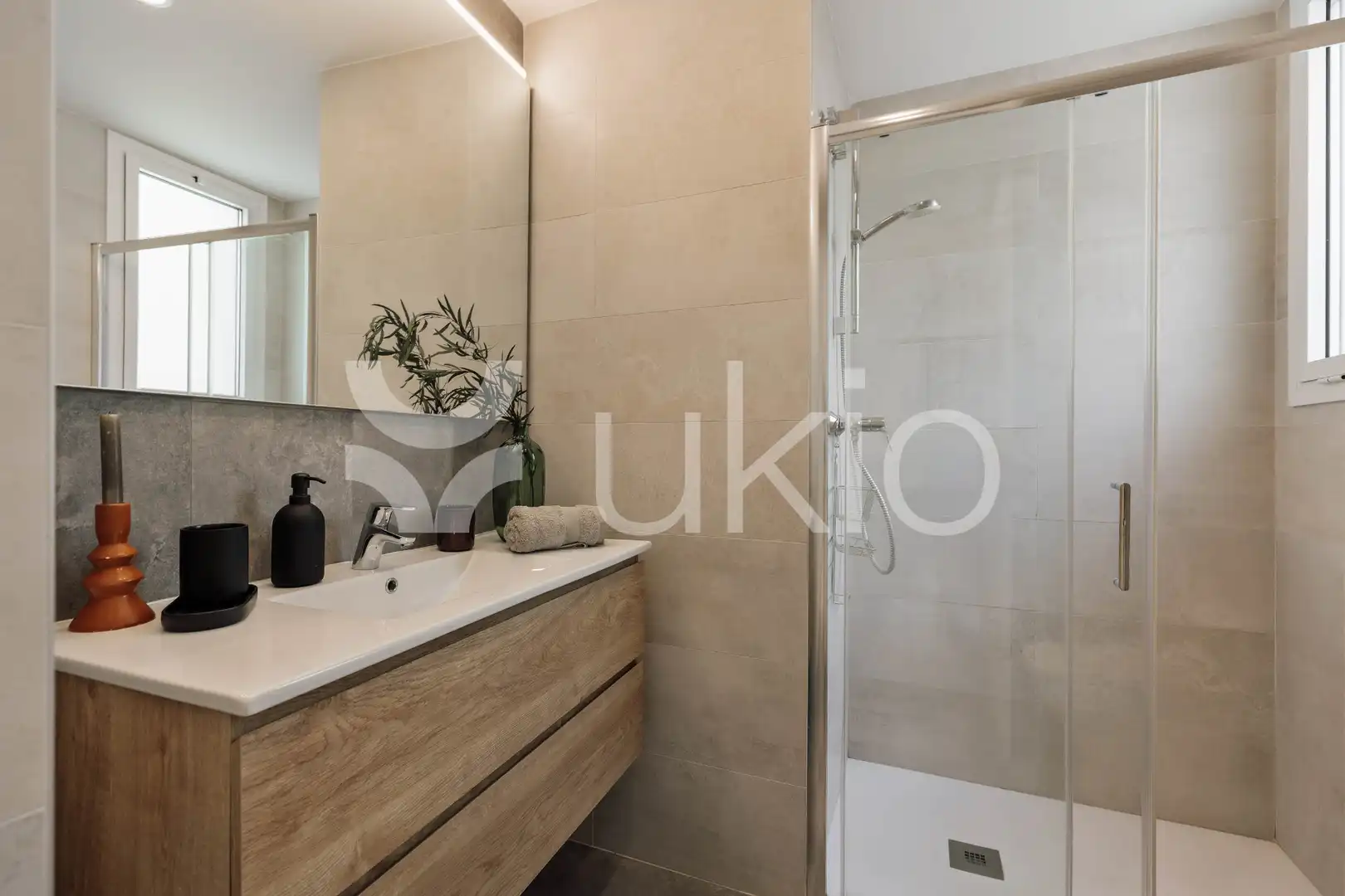 Bany de Apartament de lloguer en Barcelona amb Aire condicionat, Calefacció i Terrassa