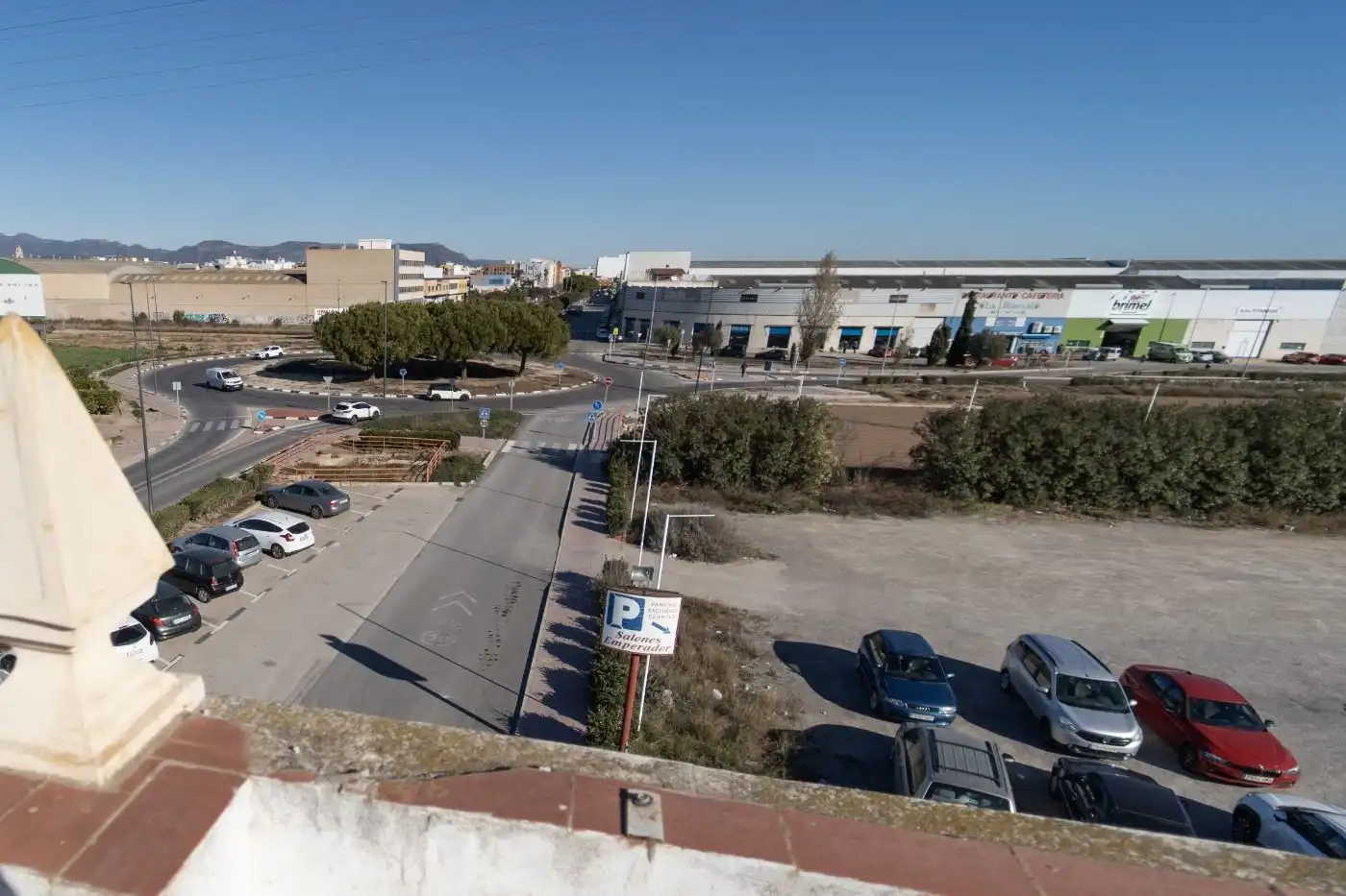 Vista exterior de Nave industrial de alquiler en Emperador